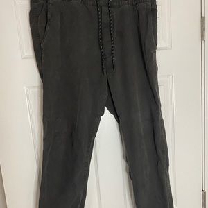 American eagle joggers